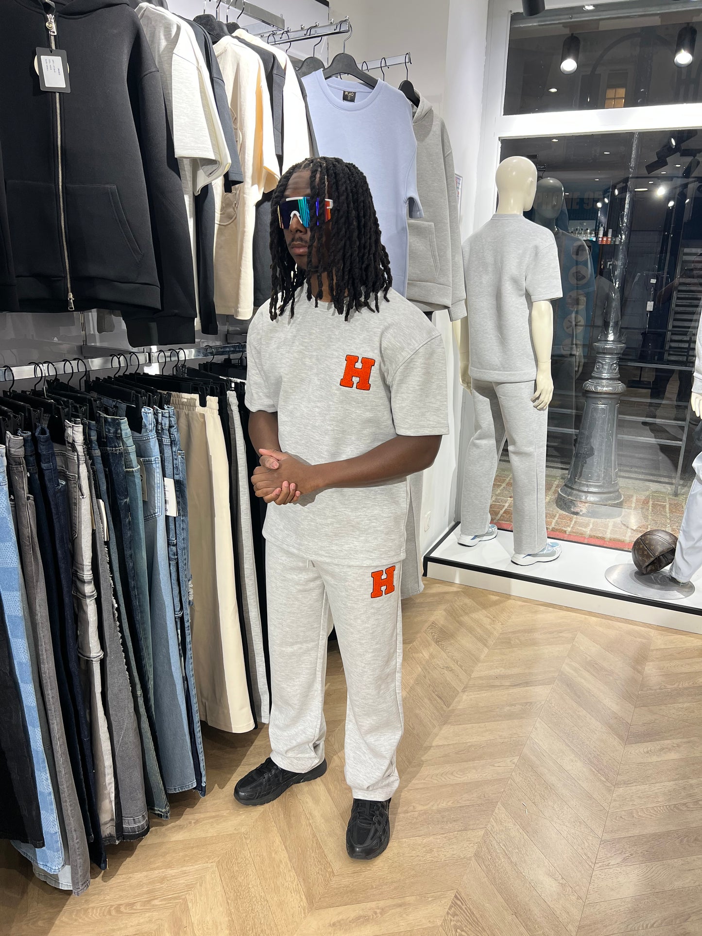 Ensemble H gris