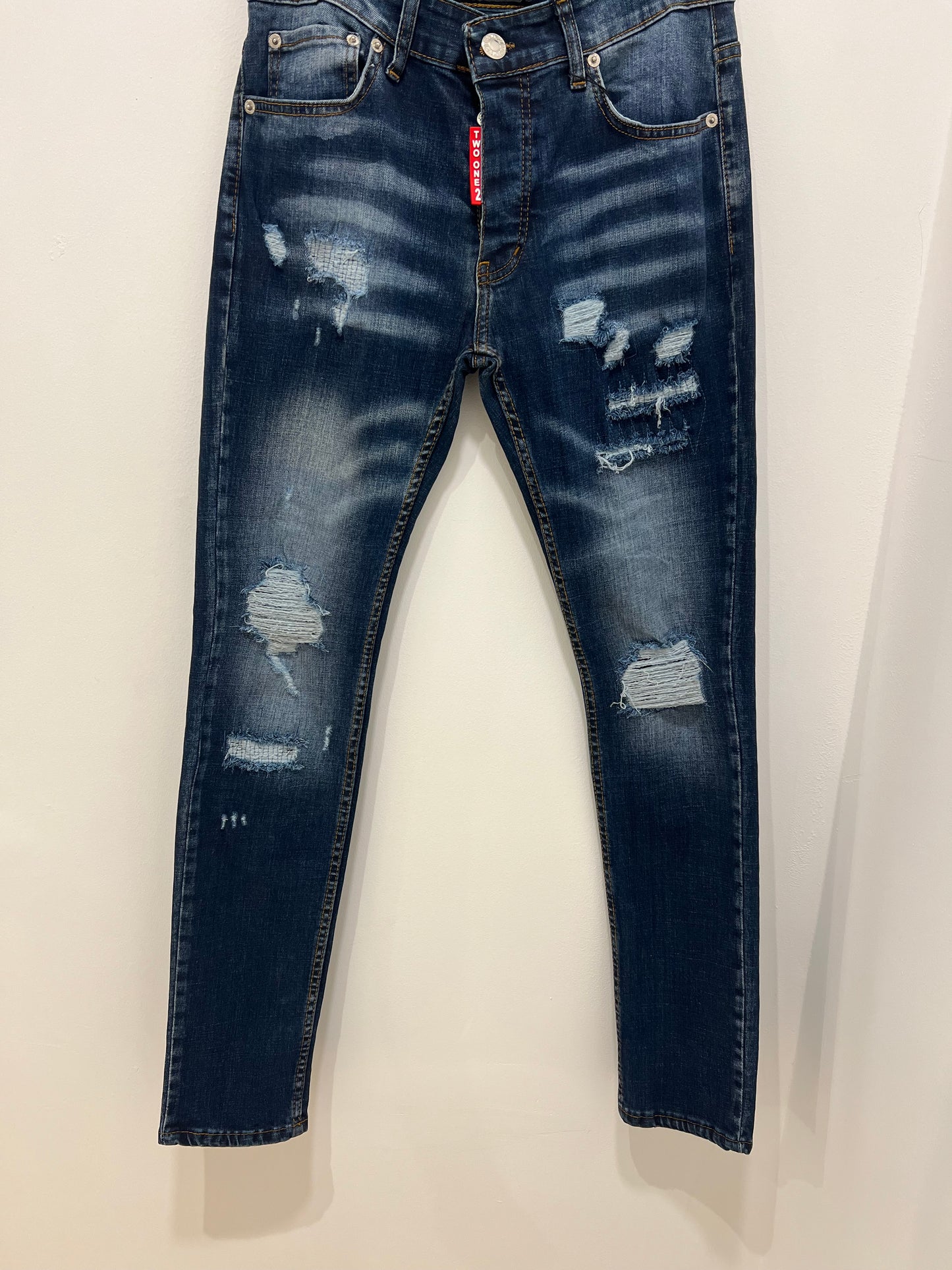 Jeans bleu déchiré