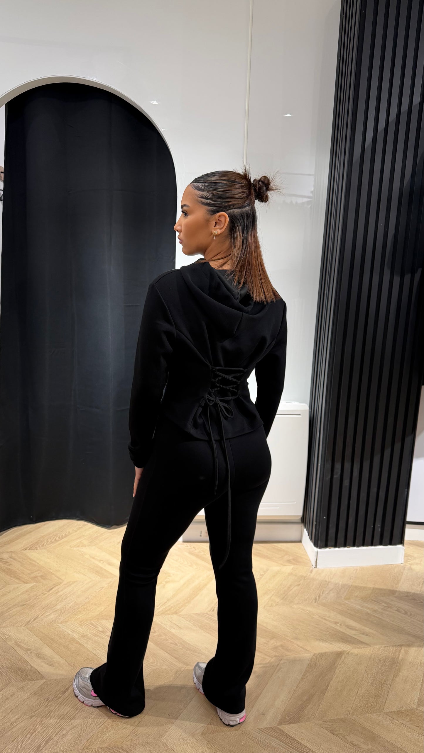 Ensemble noir lacet dos