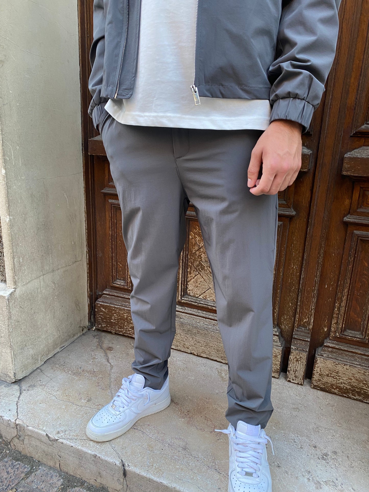 Ensemble gris à poches