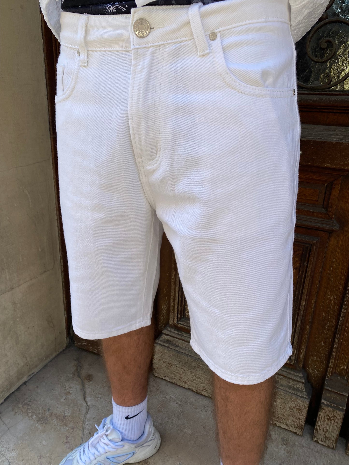 Short en jeans blanc