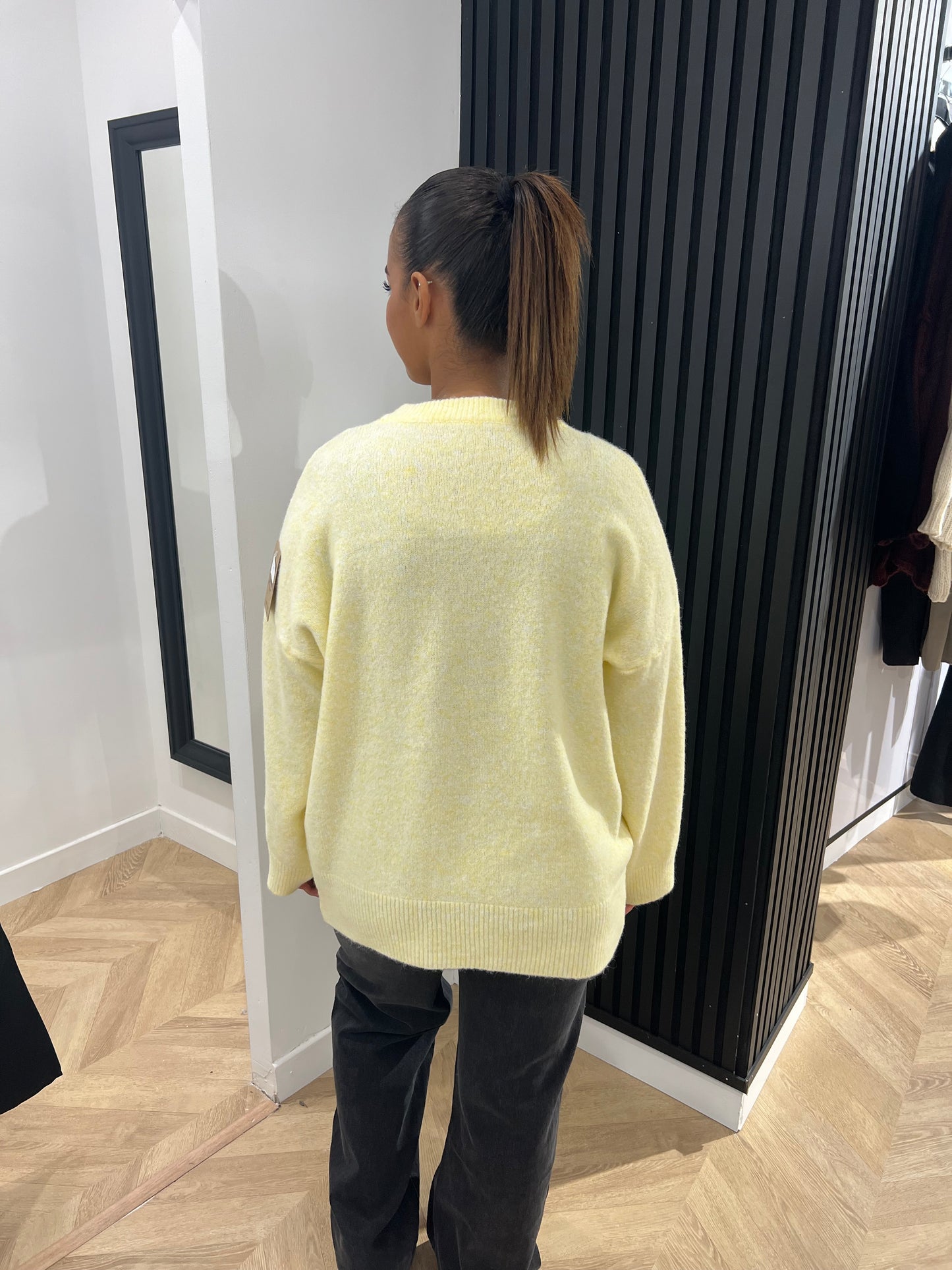 Pull en laine jaune