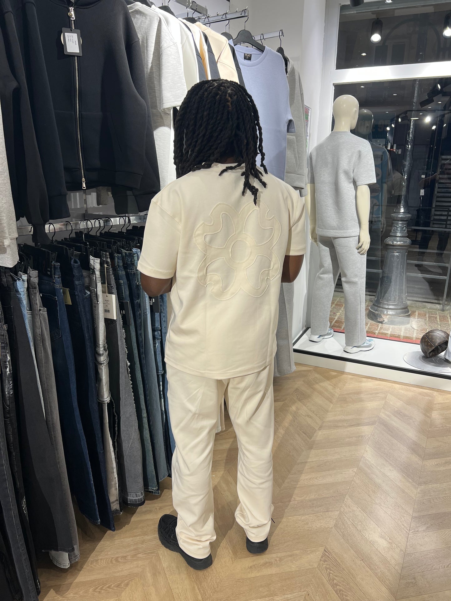 Ensemble à fleur beige