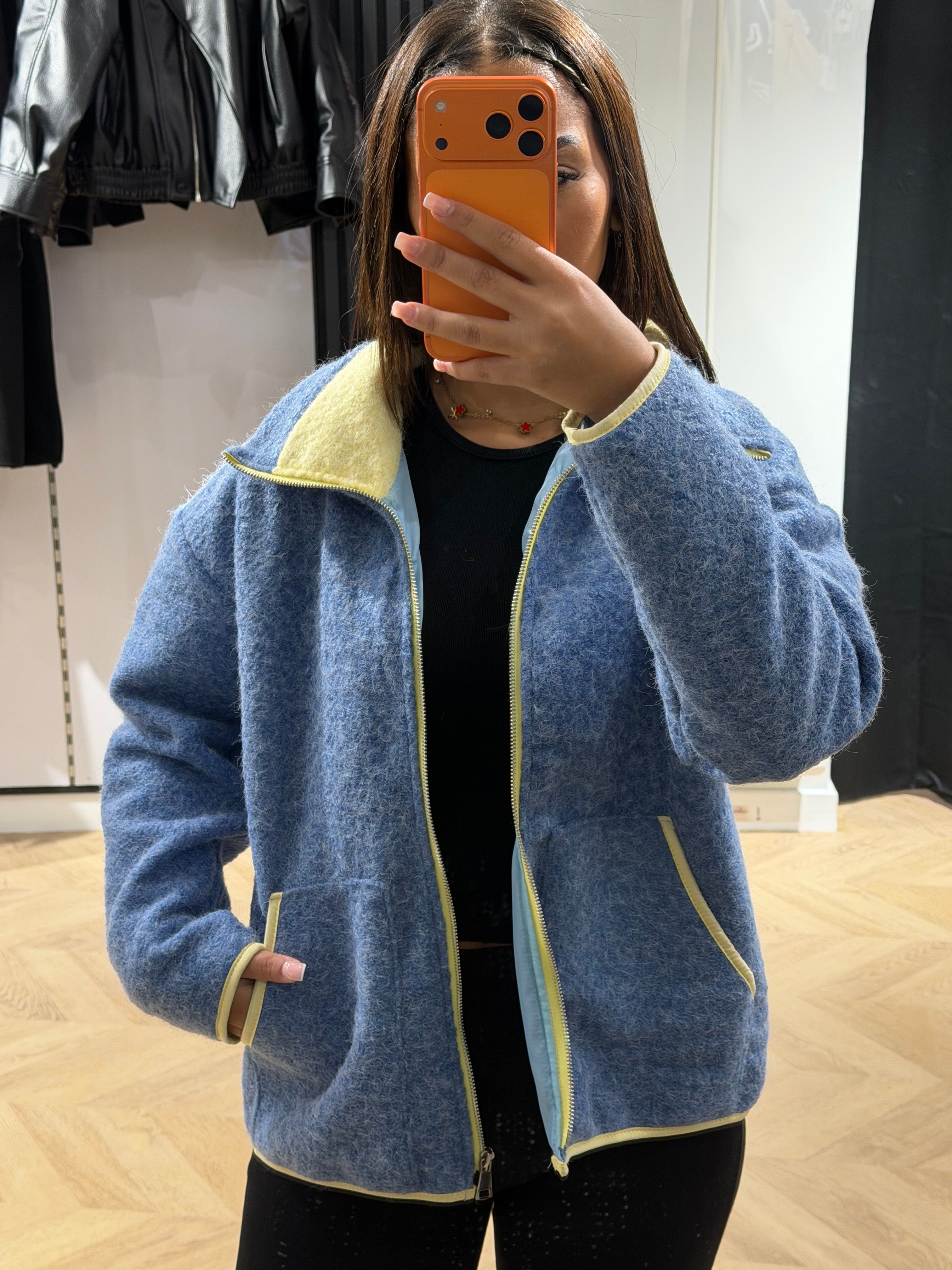 Selected Variant Image