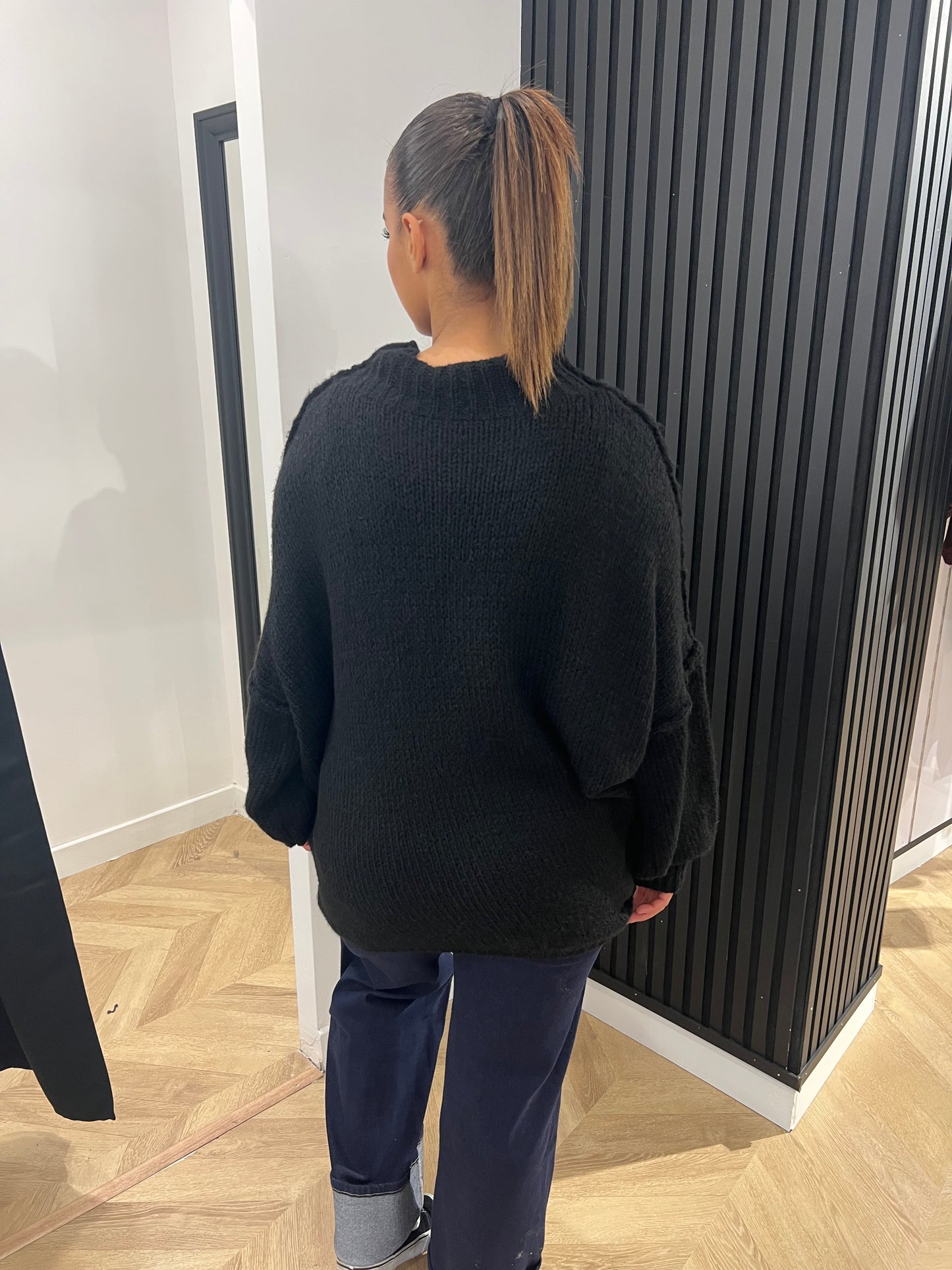 Pull noir oversize