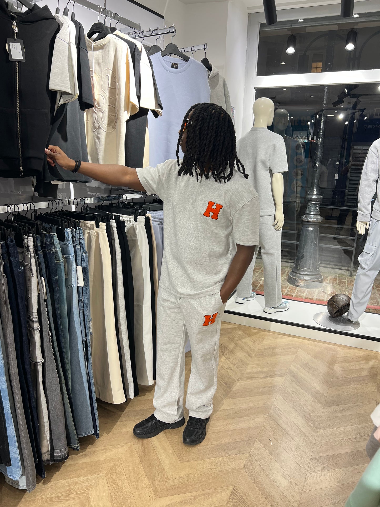 Ensemble H gris