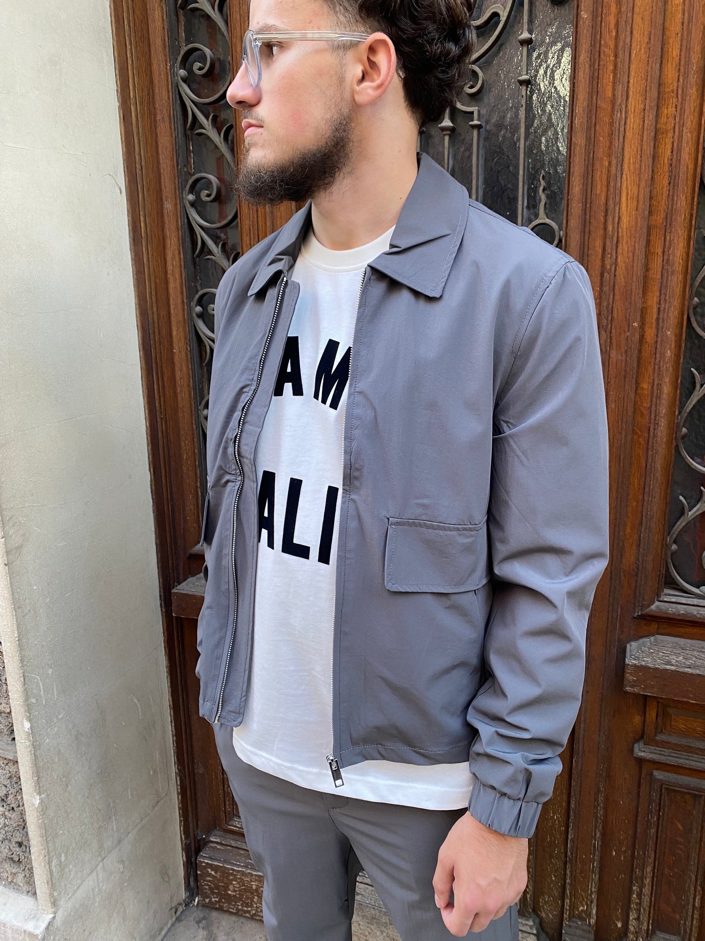 Ensemble gris à poches