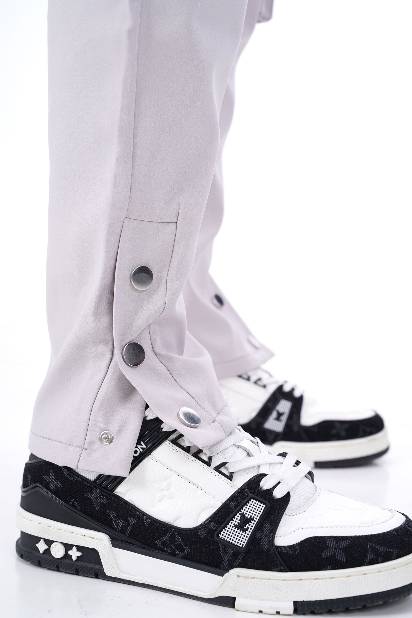 Cargo à bouton gris